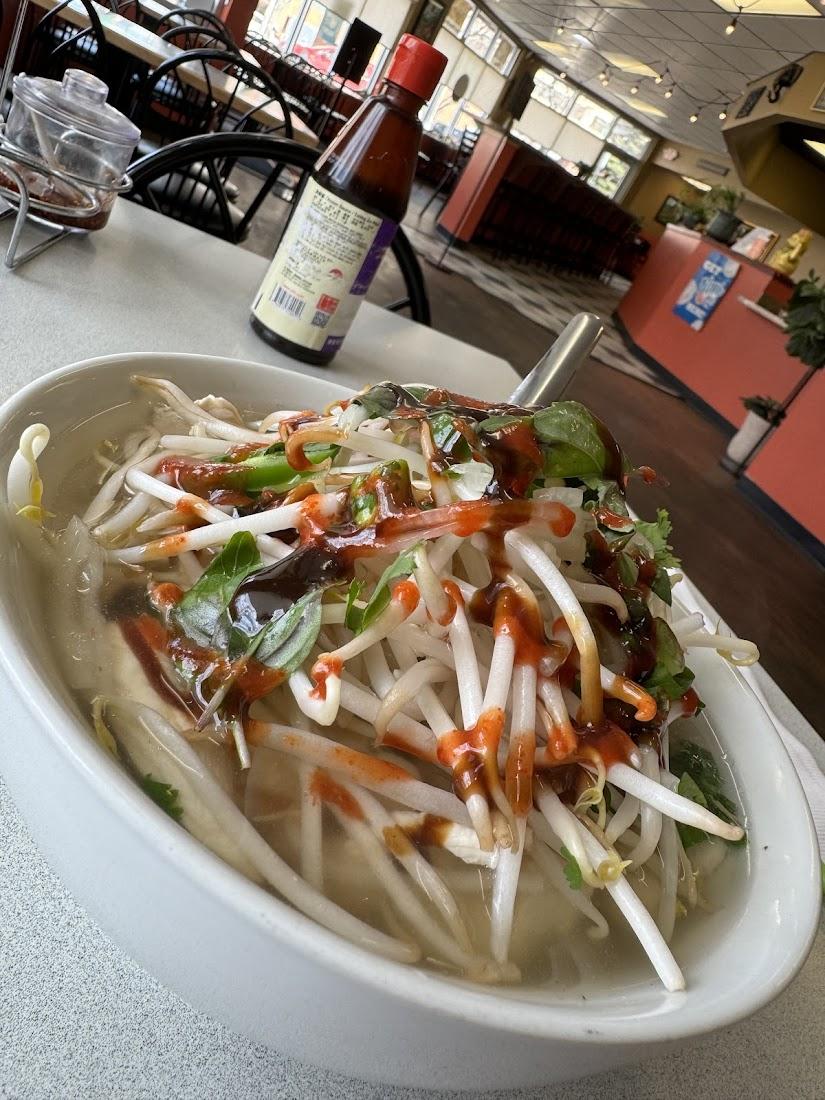 Mia’s Wok